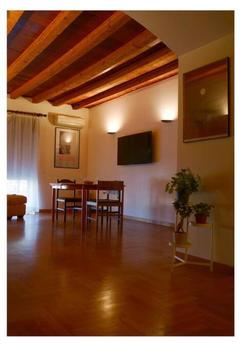 Urban House - Elegant Apartment Brera Milan Center Esterno foto