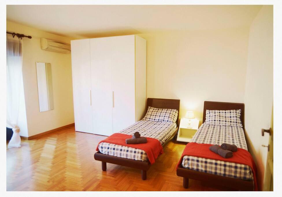 Urban House - Elegant Apartment Brera Milan Center Esterno foto